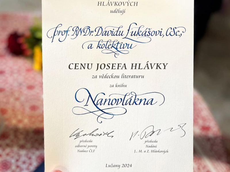 Cena Josefa Hlávky pro knihu Nanovlákna - David Lukáš