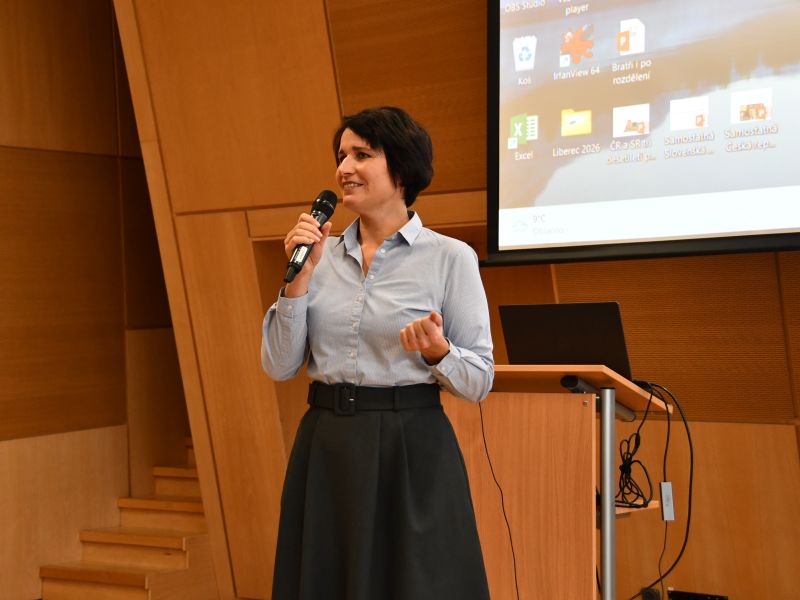 Ředitelka KVKLI Dana Petrýdesová, Spolu a sami 2025