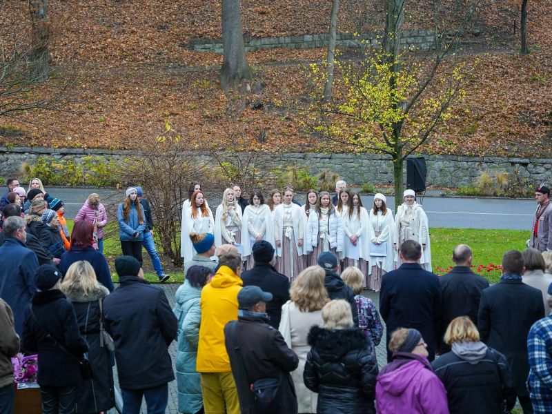 Uctění památky událostí 17. listopadu, Bohemia Chór